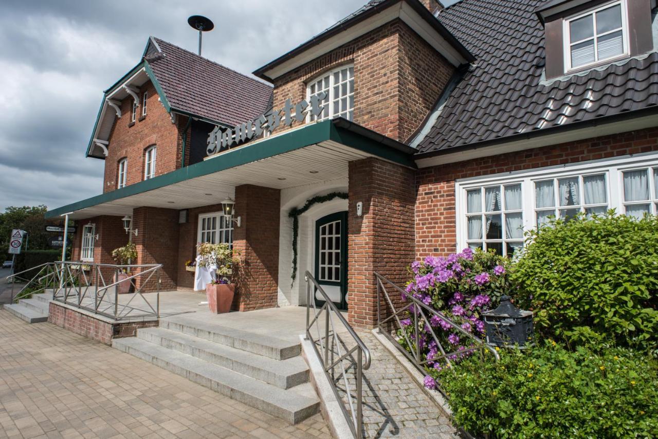 Basthorst  Landhaus Hamester - Hotel & Restaurant מראה חיצוני תמונה